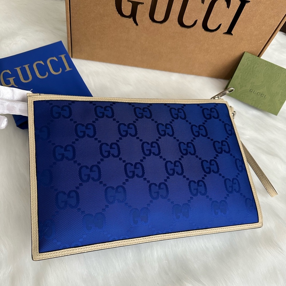 Auth off the Grid Clutch Like new - Picture 4 of 15